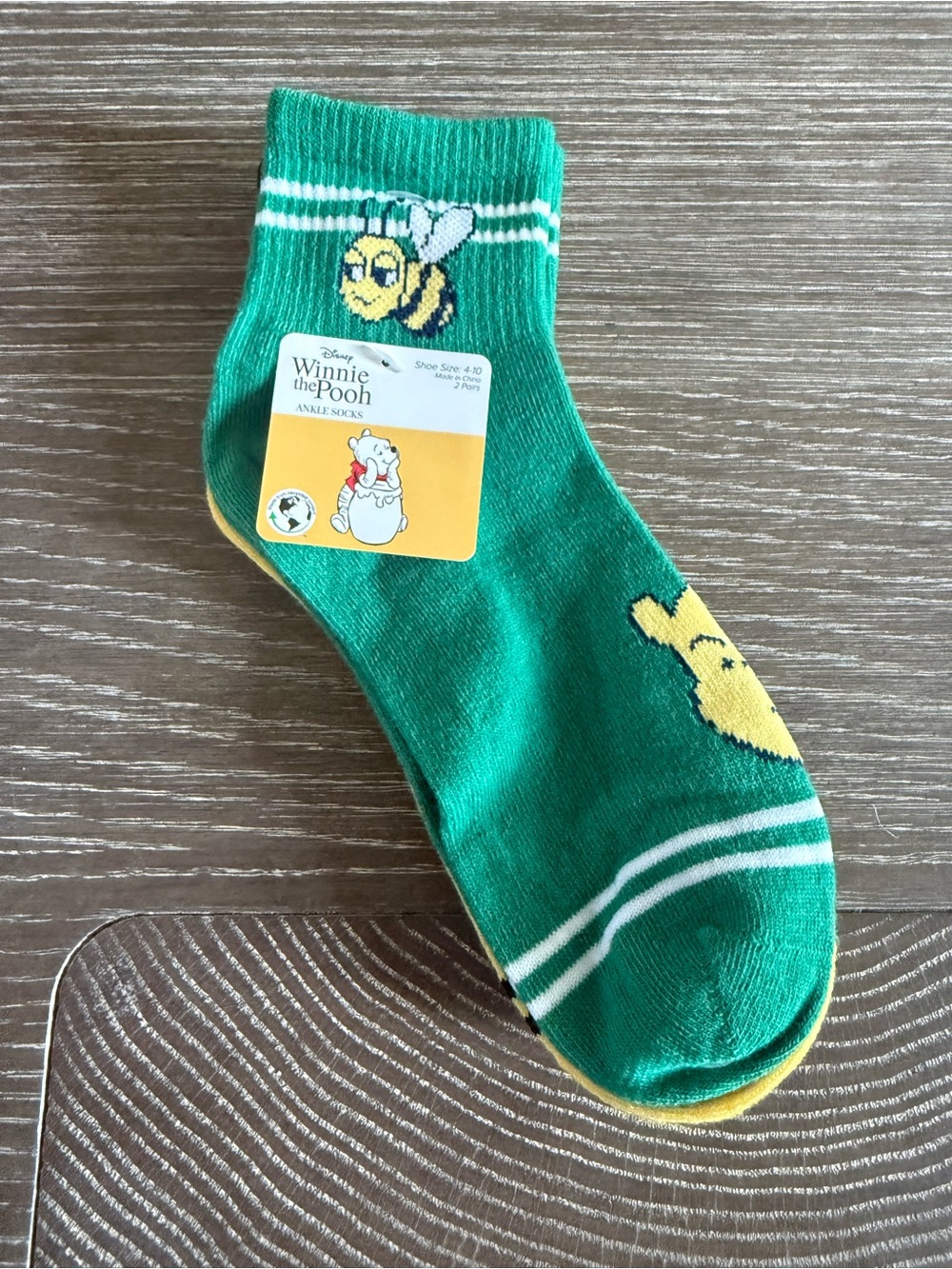 NWT 2 pairs of Winnie the Pooh crew Socks size 4-10